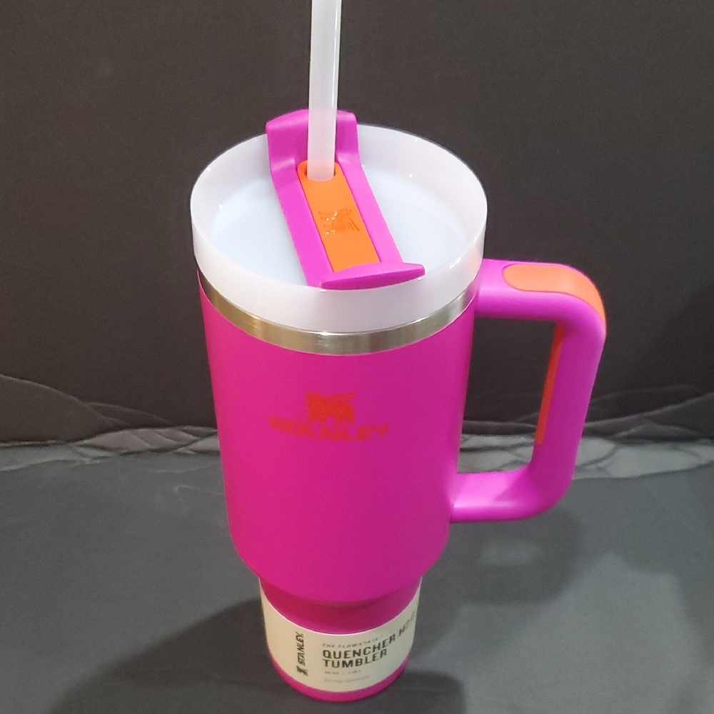 Stanley pink magenta 40oz quencher h20 tumbler with straw brand new - Picture 2 of 9